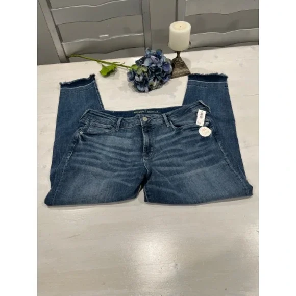 NEW Old Navy Rockstar Ankle Jeans Frayed Hem Mid-Rise Denim Blue Women's Size 14 - Picture 3 of 10